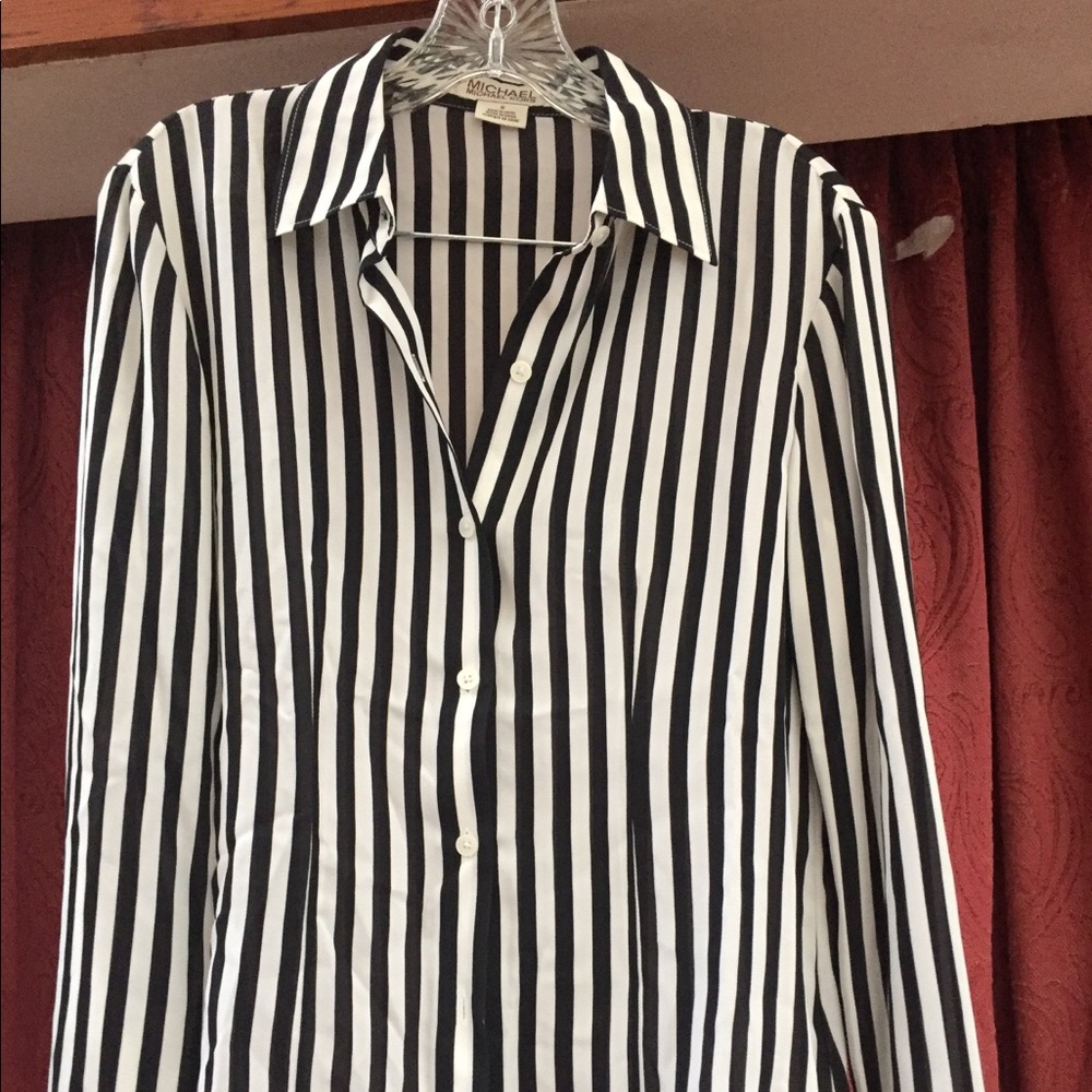 Blk & white semi sheer button down blouse.